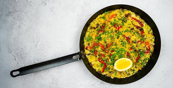 How to Achieve the Perfect Socarrat in Vegetarian Paella