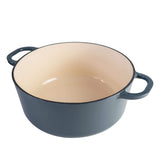 Cocotte en fonte assaisonnée aux mûres
