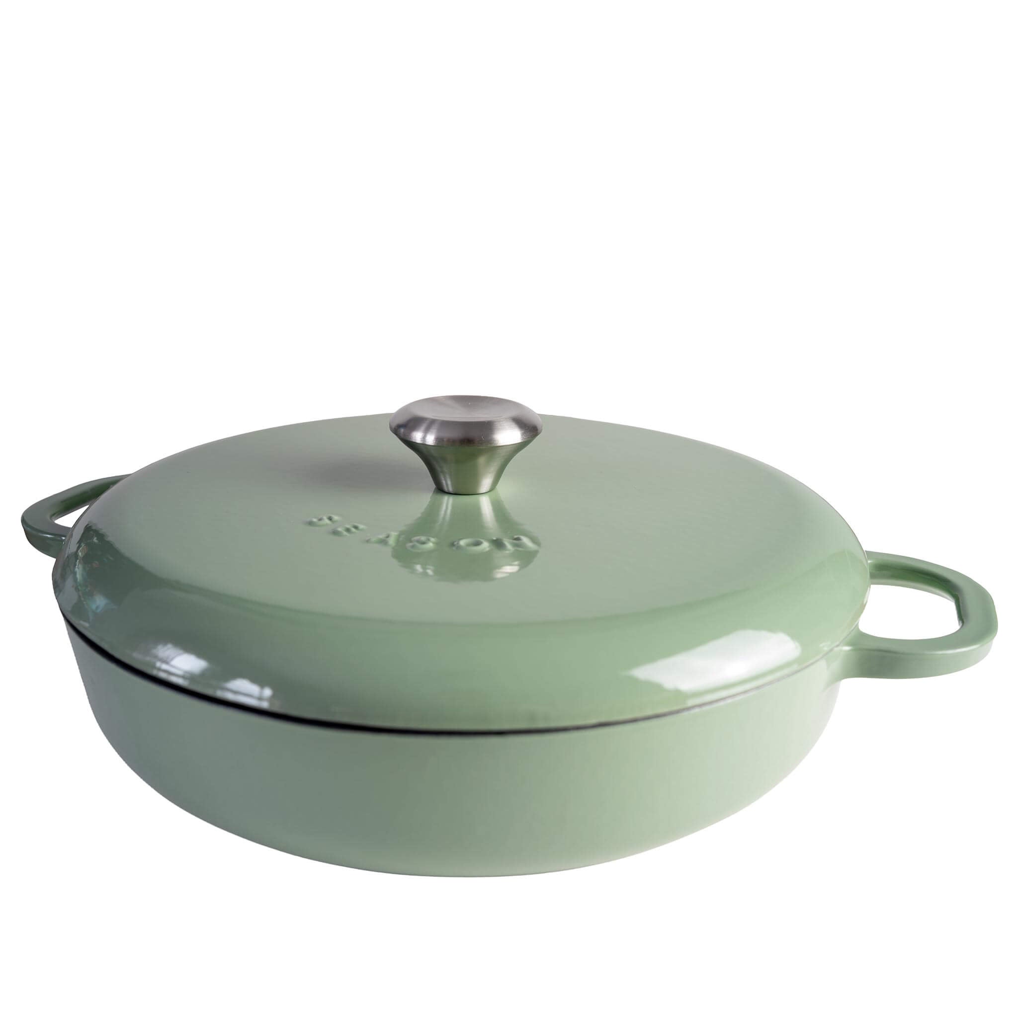 Assaisonner une cocotte peu profonde en fonte, couleur terre cuite