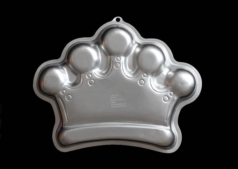 Crown Cake Tin Hire from Season West Hampstead (including £20 deposit)