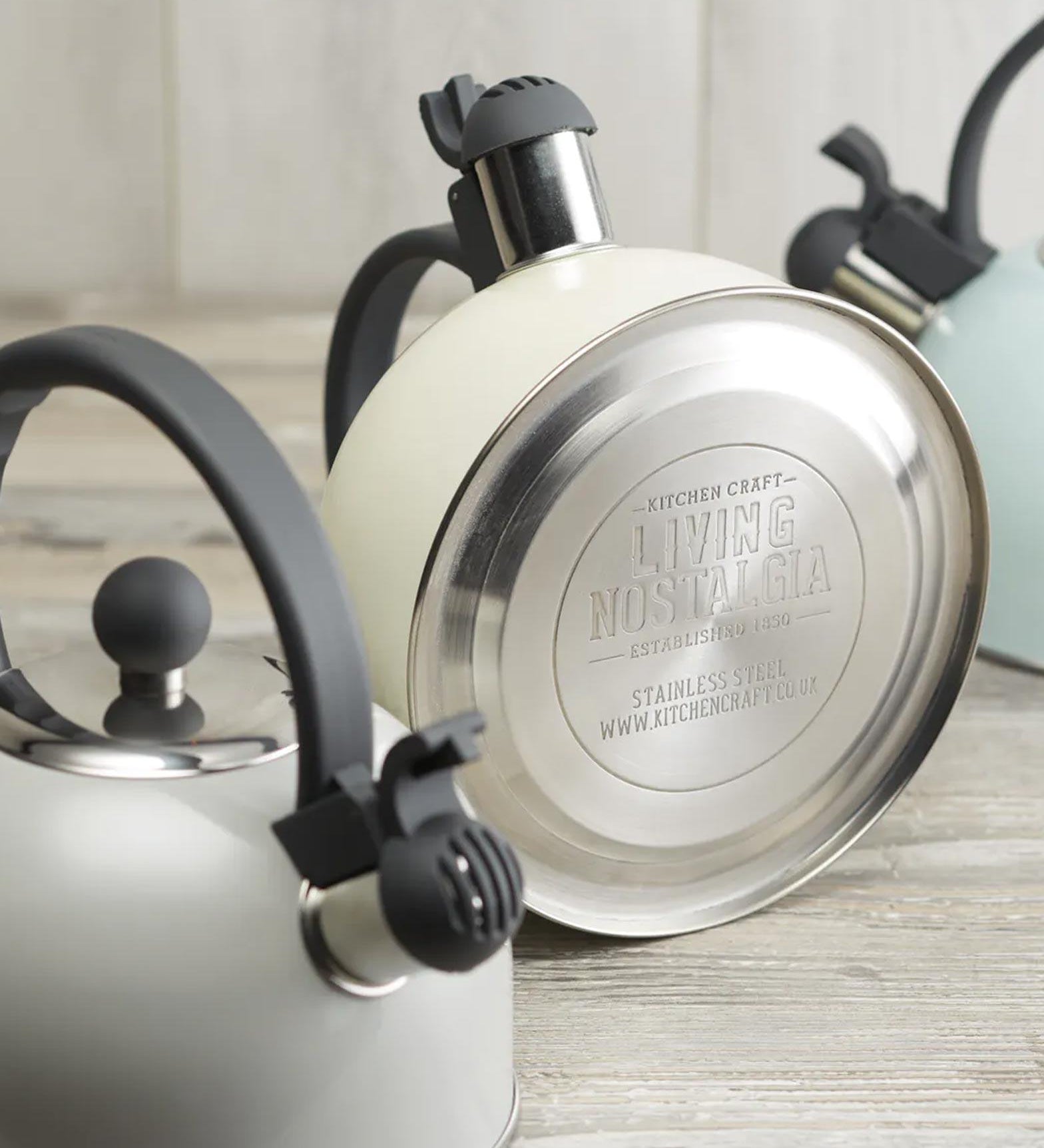 Traditional Whistling Kettle 1.4L